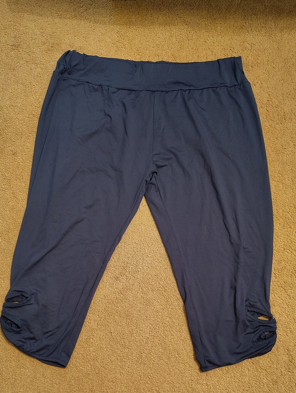 Navy Blue Capri Leggings with Side Twist Detail